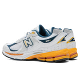 2002R - NB White
